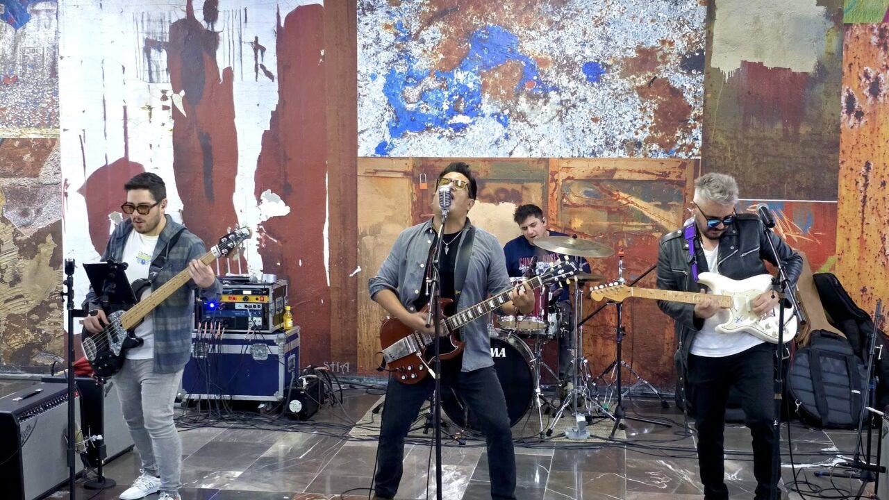 ROCK & LOVERS RINDE HOMENAJE A CALAMARO Y ANUNCIA SU PRÓXIMO ESTALLIDO SONORO